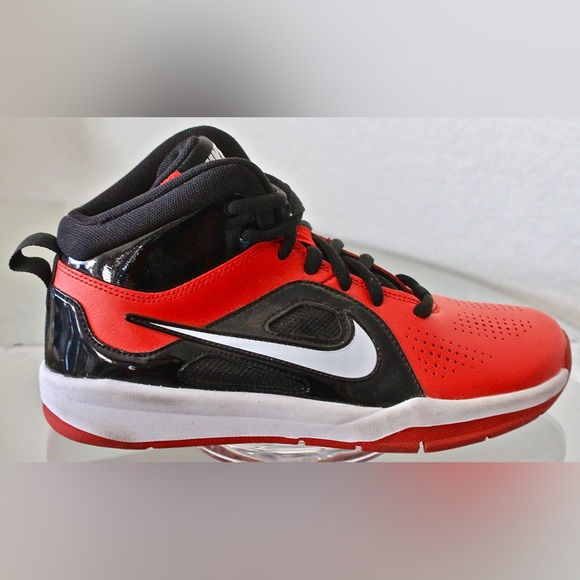 NIKE SHOE TEAM HUSTLE D6 SIZE 4Y RED BLACK PATENT WHITE 2013 (Woman’s 6) - Picture 4 of 6